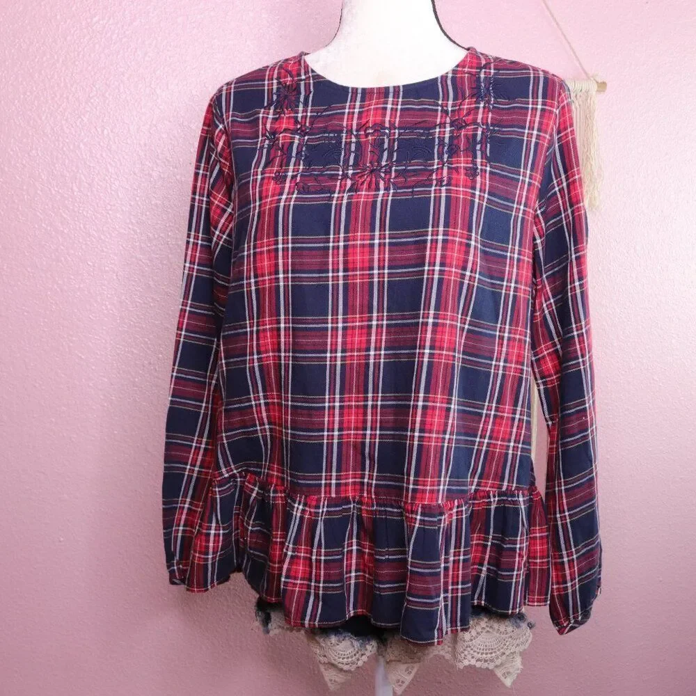 Beach Lunch Lounge | Tartan Plaid Ruffle Top Large - Picture 2 of 8